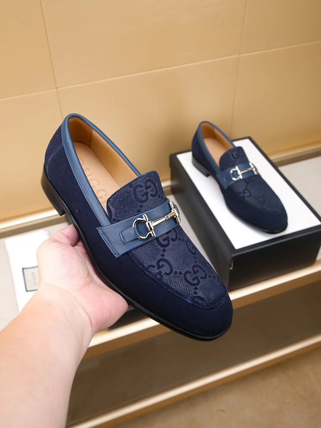 Men's men's shoes 💰460 🆘【GUCCI】Gucci ·🐂里· Hot-selling beanie shoes, top brand luxury, top quality, latest fashion beanie shoes.. The upper is made of original high mercerized smooth cow suede. (Full top layer water-dyed 🐂 leather and lining). The original stylish and stylish soft rubber wear-resistant and non-slip outsole is light and comfortable on the foot, available in 2 colors! Matching code: 39-44 (customized at 38.45.46.47)
